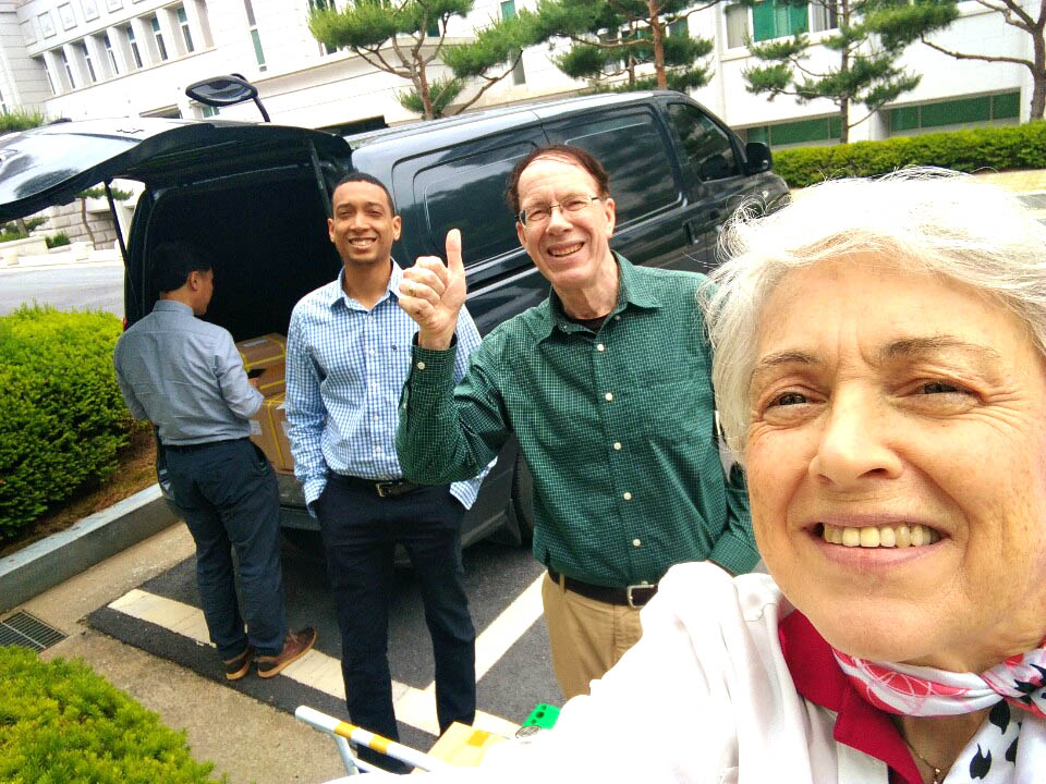 Receiving the printed character education books for Cheongshim International Middle and High School